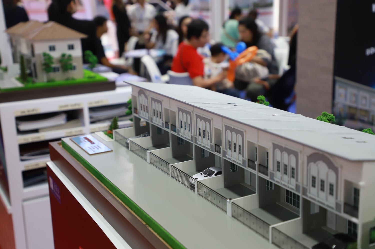 Lower-end Bangkok Townhouse Sales Decline as Mortgage Rejections Hit Demand, While Mid- to Upper-End Townhouses Rebound
